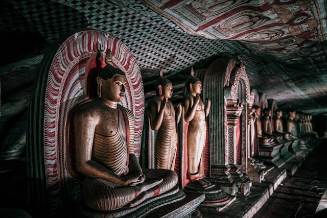 Dambulla Royal Cave Temple and Golden Temple